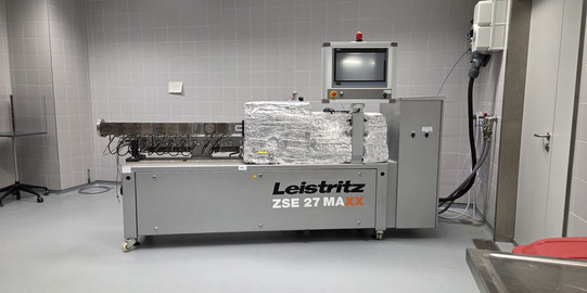 Twin-Screw Extruder (Leistritz ZSE 27 MAXX)