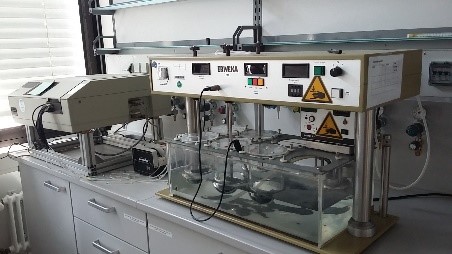 Dissolution Tester with online UV/VIS-Spectrometer